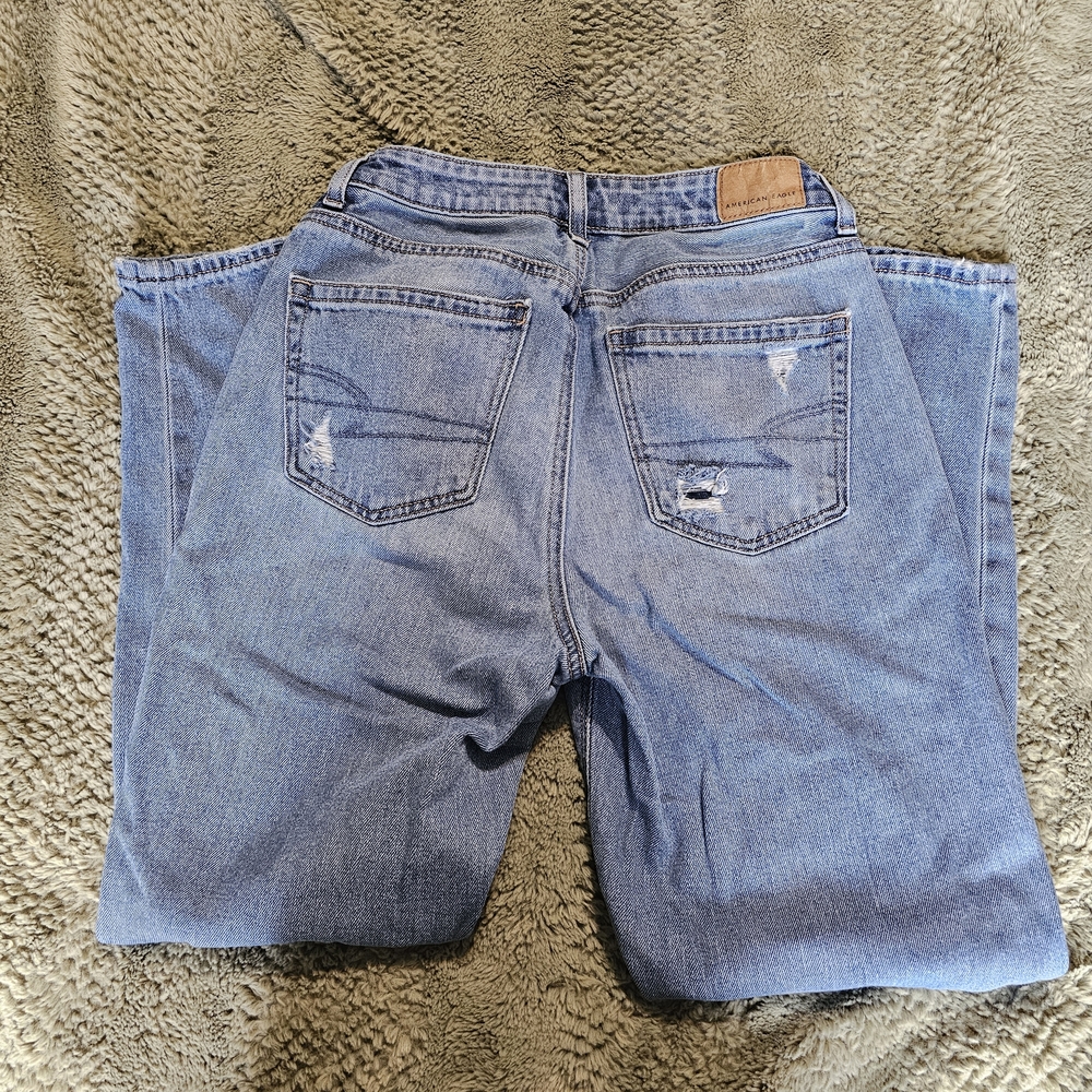 Women's American Eagle Outfitters Mom Jeans - Distressed Straight Jeans